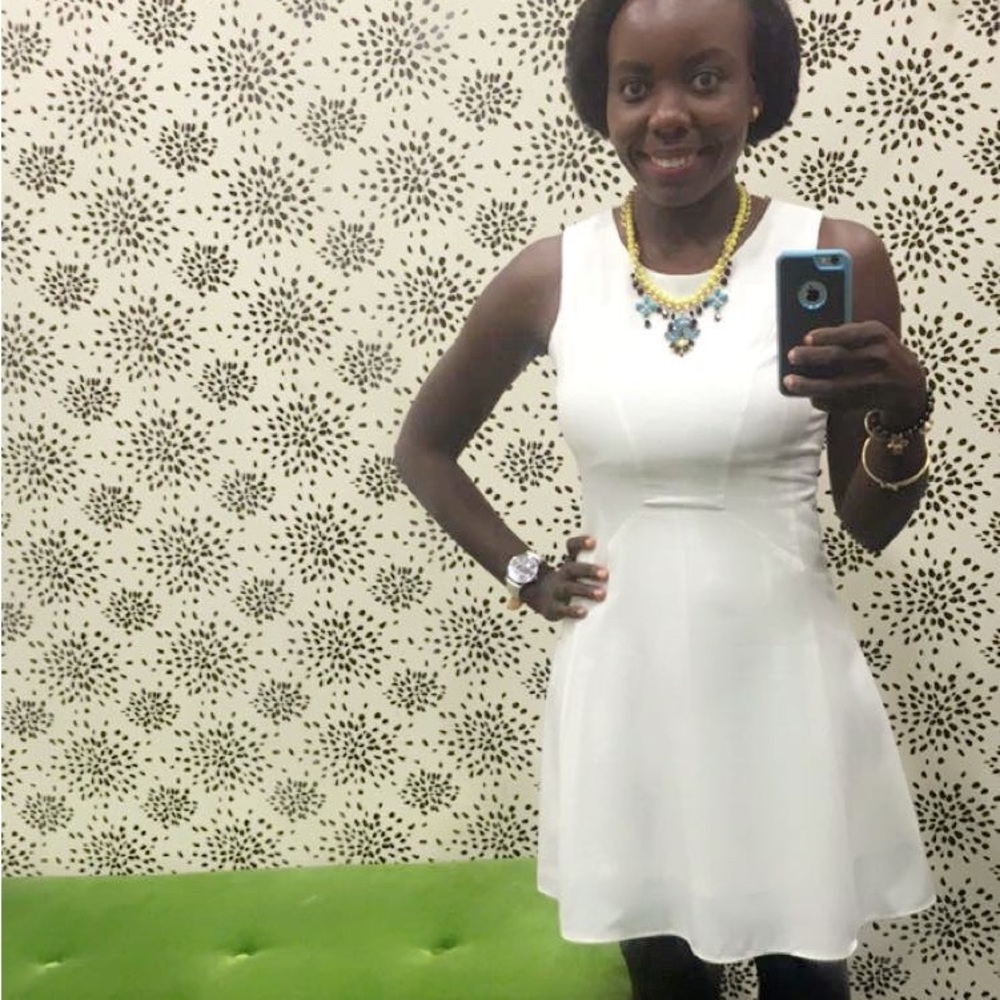 White dress - Picture 2 of 8